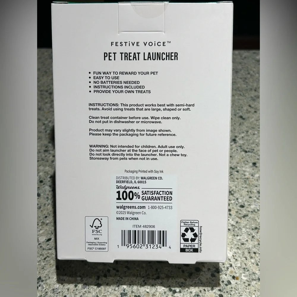 ☀️NWT-Pet Treat Launcher Toy/Fun Dog Training & reward Toy.